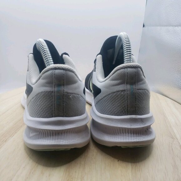 Womens Nike Downshifter 10 Trainers CI9984 005 Black/White Size 7.5 - Picture 5 of 7